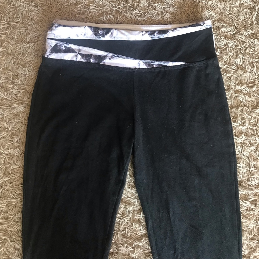 🛍 3/$24 BUNDLE SO Bootcut Yoga Pants Size Small - Picture 4 of 16